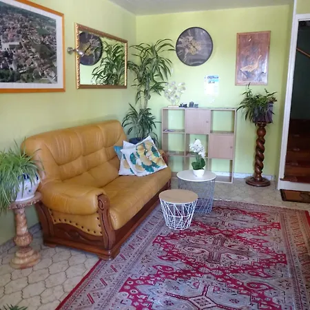 Aux Orangers Gasthuis 2*