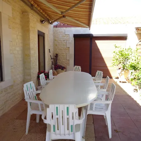 Gasthuis Aux Orangers 2*