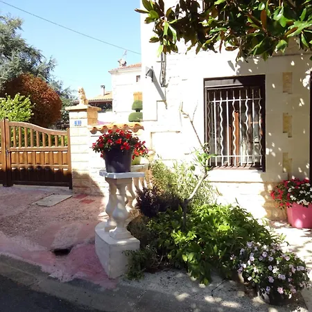 Aux Orangers 2* Luxé