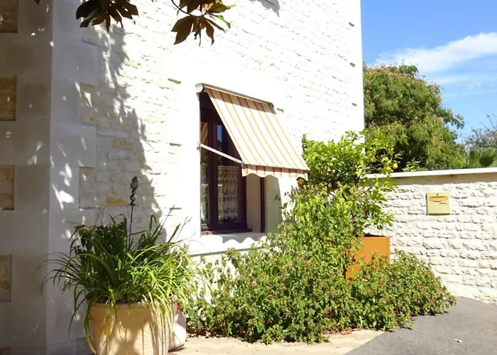 Aux Orangers 2* Luxé